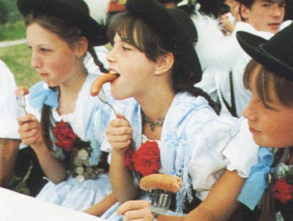 画像：CM「村祭」篇